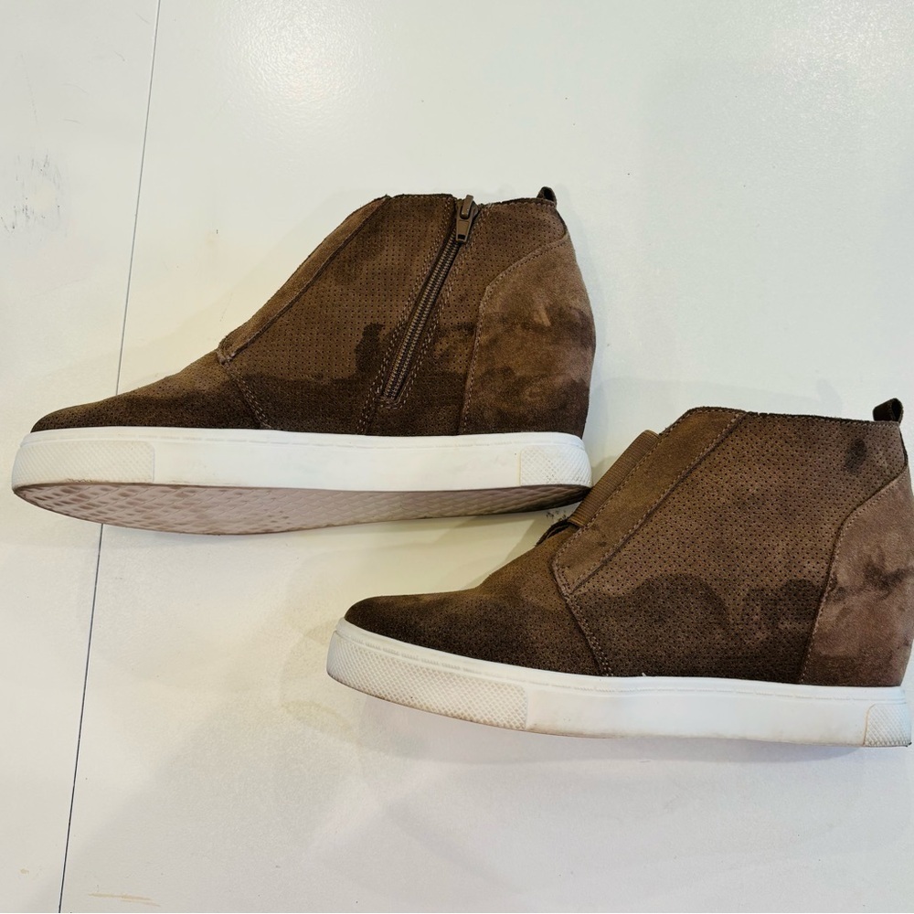 Steve Madden Tan Suede Wedge Sneakers size 10 - Picture 5 of 11